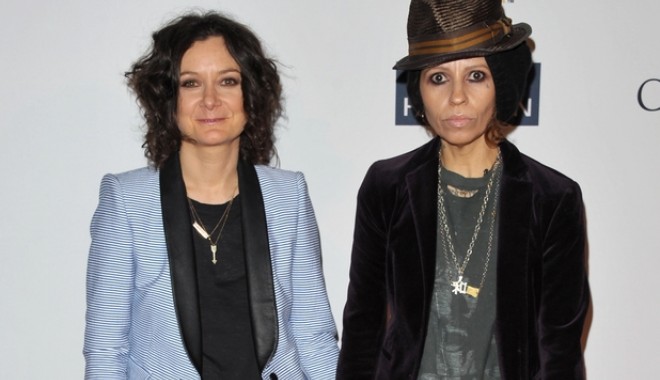 Linda Perry s-a căsătorit cu partenera ei de viață - lindaperryisaragilbert-1396337463.jpg