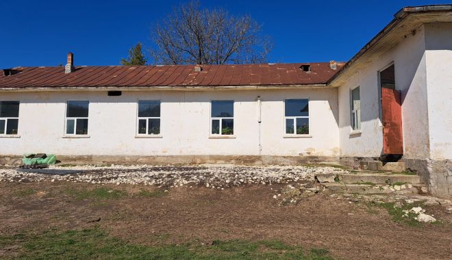 Aşteptarea a luat sfârşit! Primăria Lipniţa va reabilita o şcoală construită în urmă cu peste 100 de ani - lipnita-primarie-1694766683.jpeg