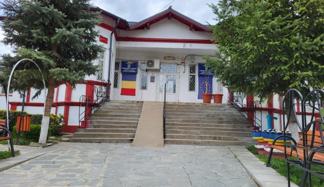 Finanțare pentru dotarea cu materiale digitale moderne a patru şcoli din Lipnița