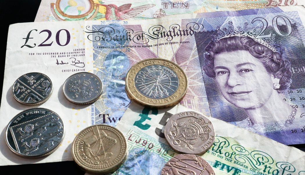 Lira sterlină a atins cel mai ridicat nivel din ultimii doi ani în raport cu euro - lirasterlinamonedabritanicainreg-1724772969.jpg