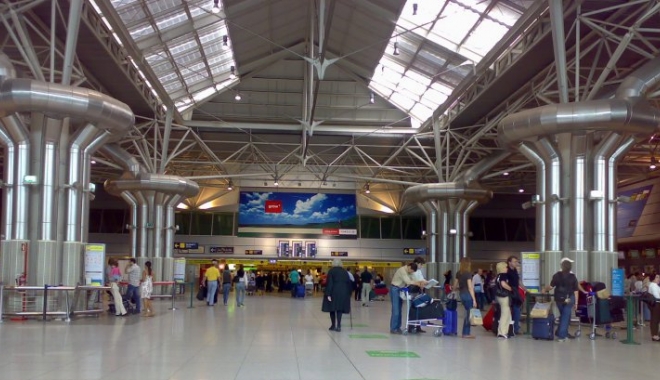 Alertă pe Aeroportul din Lisabona: Patru suspecți veniți din Algeria au fost arestați - lisbonairport75498800-1469950064.jpg