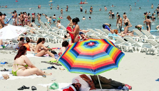 Litoral 2014: Evaziune fiscală, mizerie, pizza cu viermi - litoral-1407171953.jpg