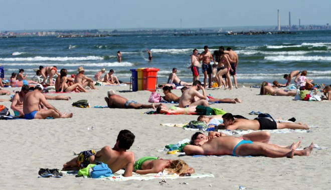 50.000 de români au cumpărat deja pachete de vacanță pentru litoral! - litoralmamaia1012-1364568157.jpg