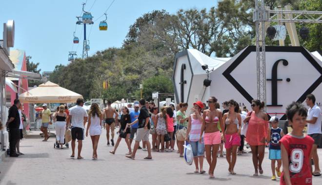 Infotrip pe litoralul românesc cu 200 de agenți de turism - litoralmamaiazonacazino241347379-1432302864.jpg