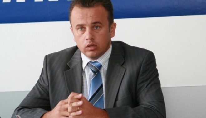 Ministrul interimar al Educației face declarații, astăzi, la ora 11:00 - liviumarianpopghimpele630x472-1337154733.jpg