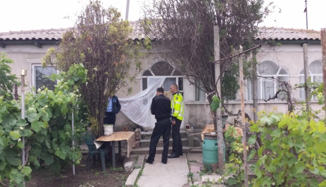 Detalii șocante în crima de la Tuzla: i-a zdrobit capul cu toporișca - ll-1403304754.jpg