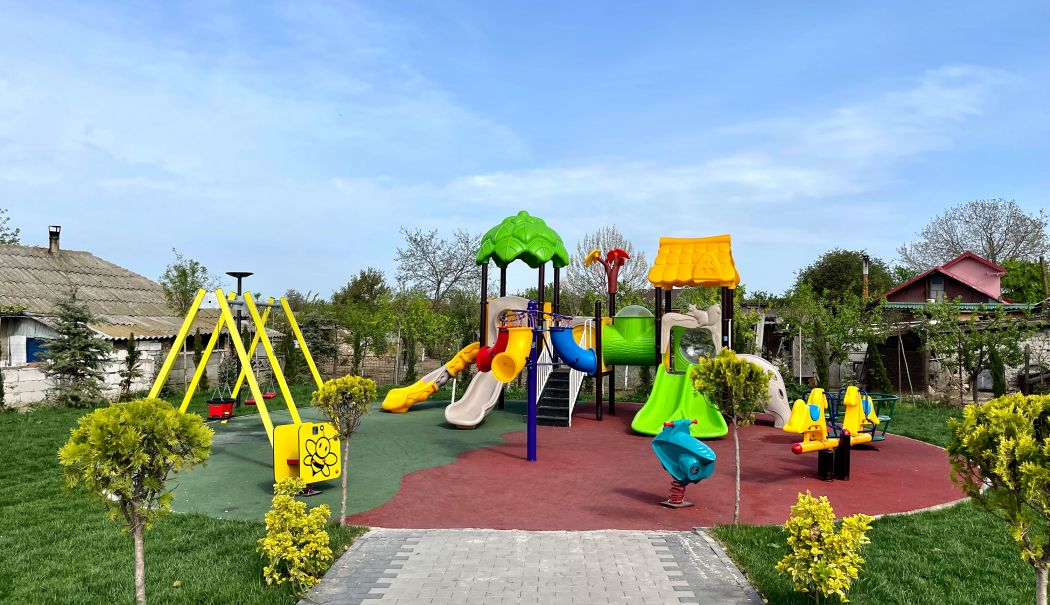 Rompetrol oferă un loc de joacă comunității din Corbu - locdejoacaparcultineretuluicomun-1713776022.jpg
