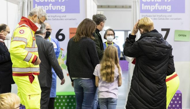 Austria intră în cel de-al 4-lea lockdown la nivel național și anunță vaccinarea obligatorie - lock-1637318244.jpg