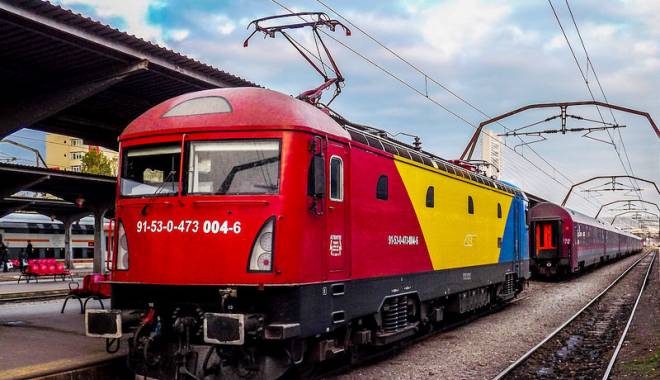 Locomotivă tricoloră, la CFR Călători - locomotiva-1453626602.jpg