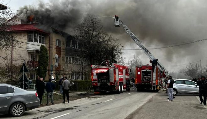 Mii de locuitori dintr-o vale din New Mexico, evacuaţi în urma unui incendiu violent