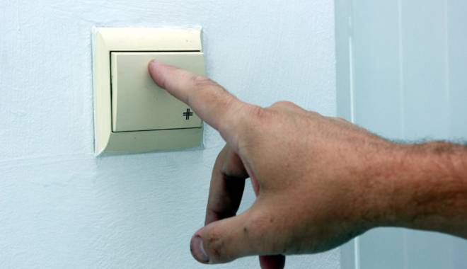 Locuitorii din Hârșova, fără curent electric - locuitorii-1441720677.jpg