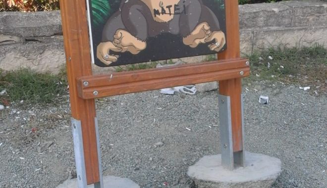 Locuri de joacă, vandalizate în mai multe zone din oraș - locuridejoaca-1570821818.jpg