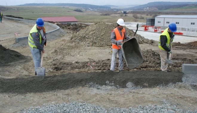 Locuri de muncă pentru şomeri. Muncitorii necalificaţi, la mare căutare - locuridemunca-1622746215.jpg