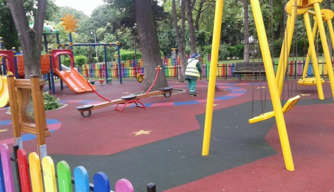 Locurile de joacă din Constanţa, igienizate permanent - locuriledejoaca-1622564951.jpg