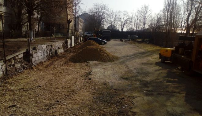 FOTO. Locuri noi de parcare pe strada Unirii din Constanța - locurinoiparcare-1550497033.jpg