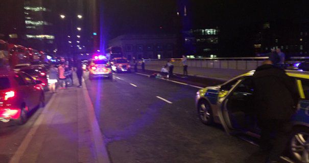 Români reținuți după ce apartamentul lor din Londra a fost percheziționat în urma atentatului. Reacția ambasadei României - londonbridge465x390-1496645621.jpg