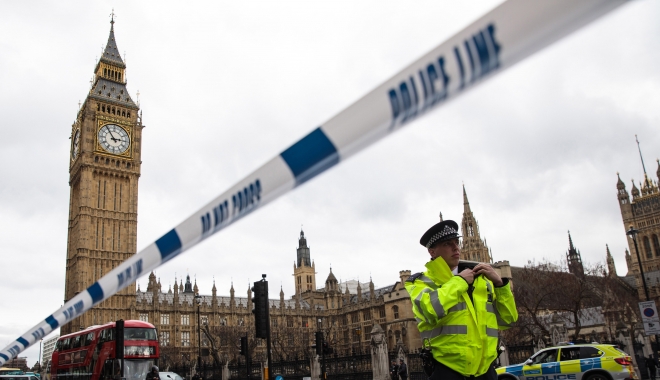 ATENTAT LONDRA / Încă un suspect a fost reținut de poliția britanică - londonterrormarch2216x960762100-1496813452.jpg