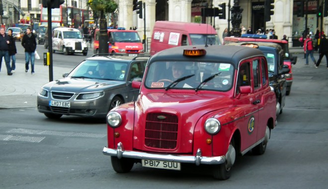 Imigranții ilegali nu vor putea avea permise de conducere în Marea Britanie - londra-1381405224.jpg