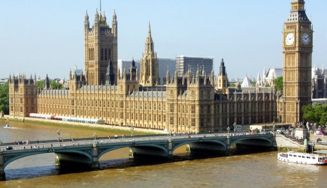 Londra amenință  cu o acțiune judiciară împotriva  Comisiei Europene - londra-1386075106.jpg