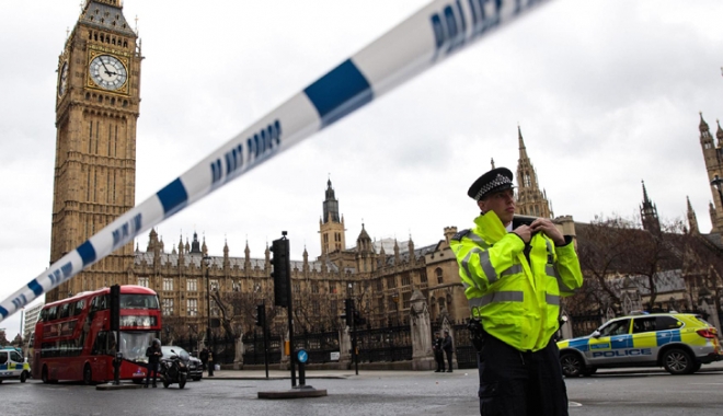 Londra vrea să îi elimine pe cetățenii britanici care luptă pentru Statul Islamic - londra-1512657672.jpg