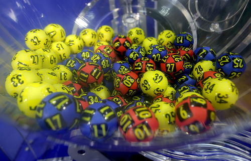 LOTO. Peste 2,37 milioane euro , report la tragerile loto 6 din 49 - loteriebileloto221118985-1463043702.jpg