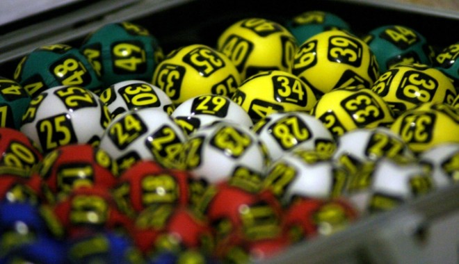 Un nou report la Loto 6 din 49. Iată numerele extrase - loto-1365405320.jpg