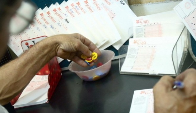 Loto. Report de peste 300.000 de euro la 6 din 49 - loto-1380450610.jpg