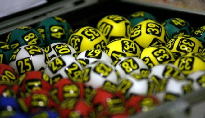 Report de peste 1.800.000 lei la Loto 6/49 - loto-1380723140.jpg