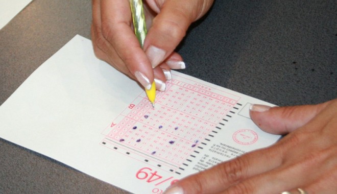 Report de peste trei milioane de euro la Loto 6 din 49 - loto-1403712489.jpg