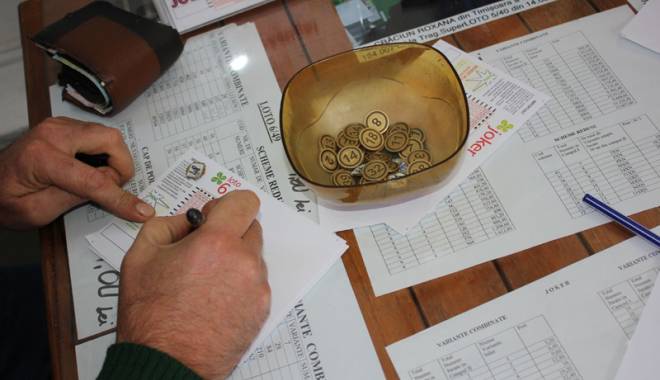 Câți bani puteți câștiga  în week-end, la 6 din 49 - loto-1438967791.jpg