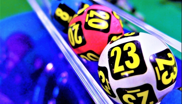 Un bărbat a aflat din întâmplare că a câștigat 17 milioane de lei la Loto - loto-1574360254.jpg