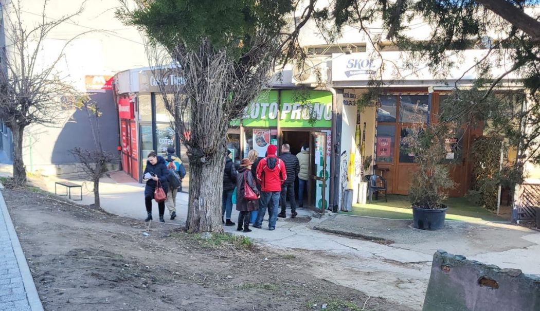 Constănțenii au luat cu asalt agențiile Loteriei Române! Iată care este motivul! - lotobun-1735649181.jpg