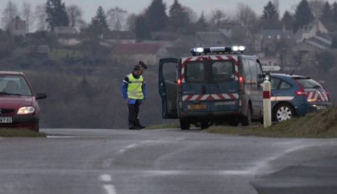 Update. TEROAREA CONTINUĂ ÎN FRANȚA / Suspecții de la Charlie Hebdo au luat ostatici într-o tipografie. Teroriștii dețin un LANSATOR DE RACHETE - luaredeostatici-1420794323.jpg