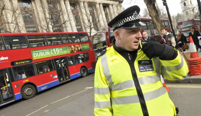 Sub teroare! Luare  de ostatici la Londra - luaredeostatici-1456410347.jpg