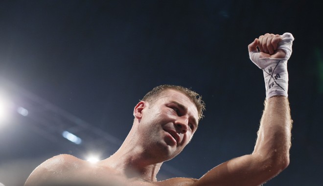 Bute l-a învins în 12 reprize pe rusul Gracev la categoria semigrea - lucianbute-1352020368.jpg