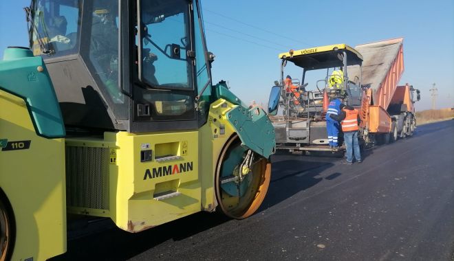 Lucrări de modernizare la trecerile de cale ferată. Restricţii de circulaţie pe DN 22 - lucrari-1638259865.jpg