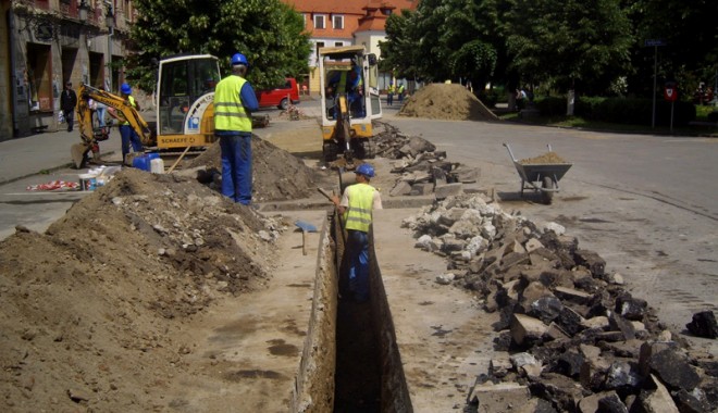 La Murfatlar, vor fi modernizate 10 străzi din oraș - lucraricanalizaremurfatlarcopy13-1344186898.jpg