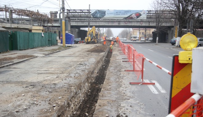 ATENȚIE, ȘOFERI! Strada care face legătură între două bulevarde principale va fi ÎNCHISĂ pentru cel puțin DOUĂ ZILE! - lucraricarosabil16-1369811257.jpg