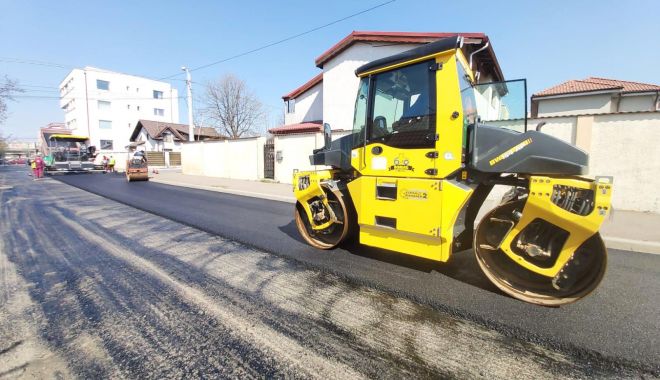 Se lucrează intens pentru reabilitarea carosabilului în cartierele Constanței - lucrarideasfaltare-1586544612.jpg