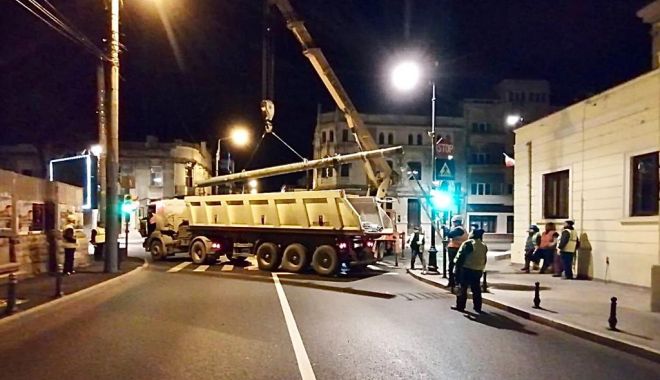În mai multe zone din Constanța continuă lucrările de dezafectare a stâlpilor - lucraridezafectare-1582757478.jpg