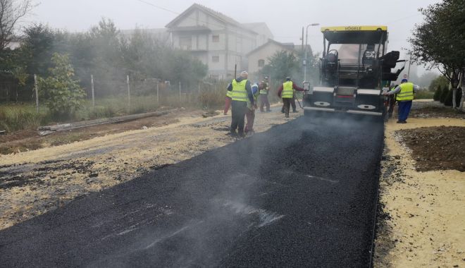 Lucrări de asfaltare, în cartierul Compozitorilor - lucrarile-1572554230.jpg