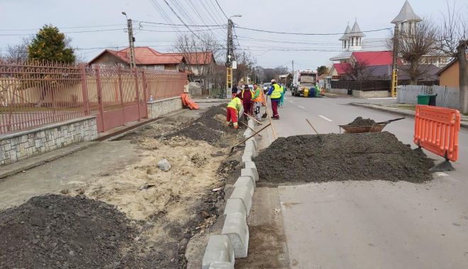 Lucrările asupra zonei pietonale din cartierul Palazu Mare avansează - lucrarile-1583534148.jpg