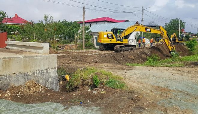 GALERIE FOTO / Lucrările de construire de podețe în localitatea 23 August din județul Constanța, urgentate - lucrariledeconstruire1-1592469643.jpg