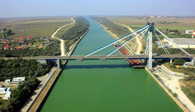 Lucrările la podul de la Agigea costă de patru ori mai mult decât se stabilise inițial - lucrarilelapodagigeatraficmasini-1443356922.jpg