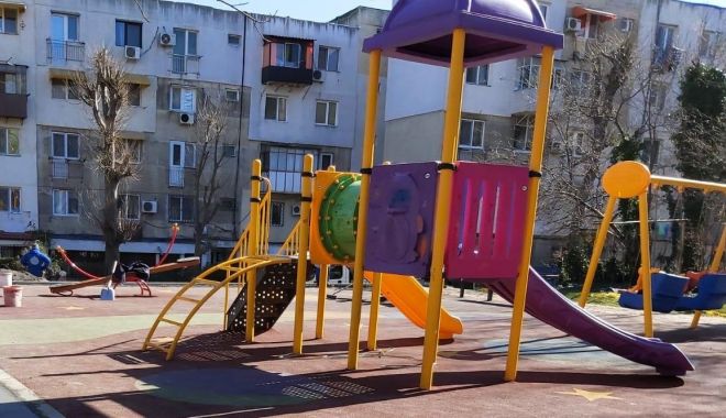 Noi locuri de joacă reabilitate, în cartierul Palazu Mare - lucrarilesursaprimaria-1582731194.jpg