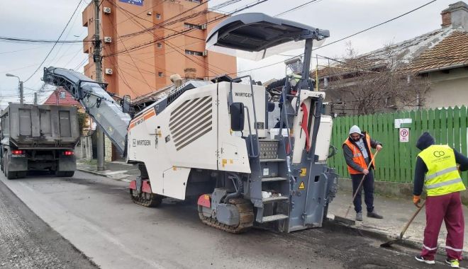 Lucrările de modernizare a carosabilului în cartierul Faleză Nord continuă - lucrarilesursaprimariaconstanta-1583236335.jpg