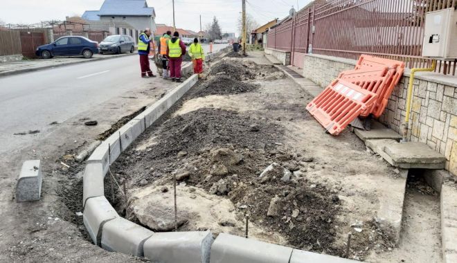 Lucrările continuă în cartierul Palazu Mare - lucrarilesursaprimariaconstanta-1583494569.jpg