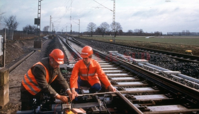 Încep lucrările de modernizare pe calea ferată Simeria - Arad - lucrarimodernizarecfr-1511786268.jpg