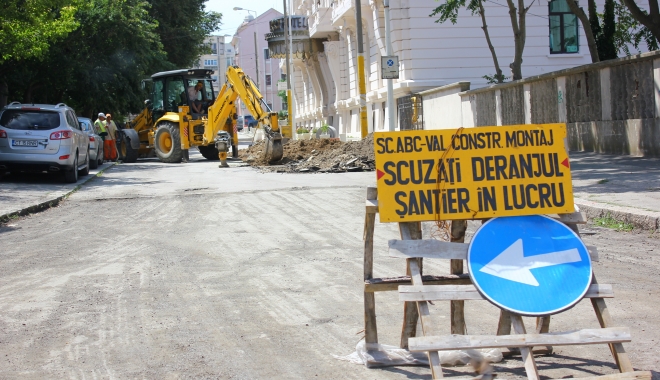 Primăria Constanța. Se lucrează la trotuare și carosabil, pe mai multe străzi - lucraripeninsula4-1470671132.jpg