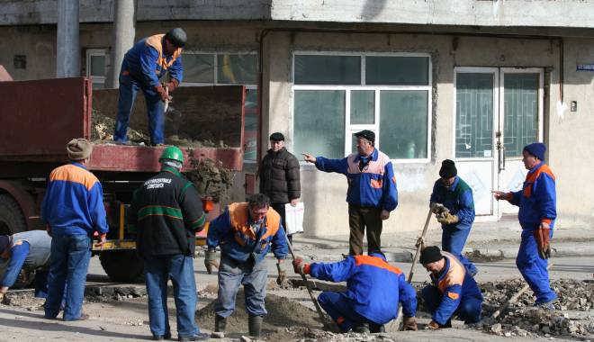 Primăria Constanța. Iată unde au loc intervenții în domeniul public, astăzi - lucrariradettermoservconstanta-1432652784.jpg